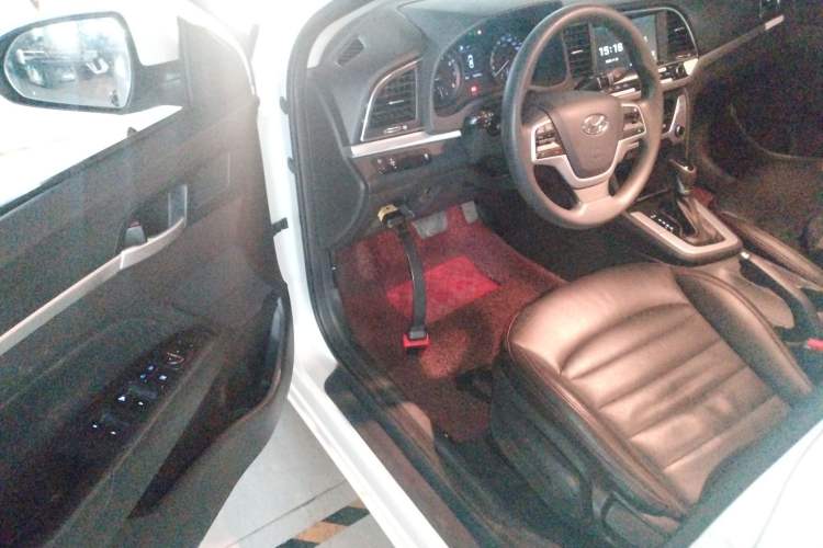 Used Hyundai Elantra 2016 1.6L Automatic ZhiXuan – Elite Version
