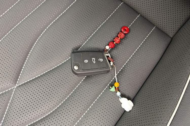 Used Volkswagen Tiguan L 2023 Restyled 330TSI Automatic Two-Wheel Drive R-Line Enhanced Comfort Version
