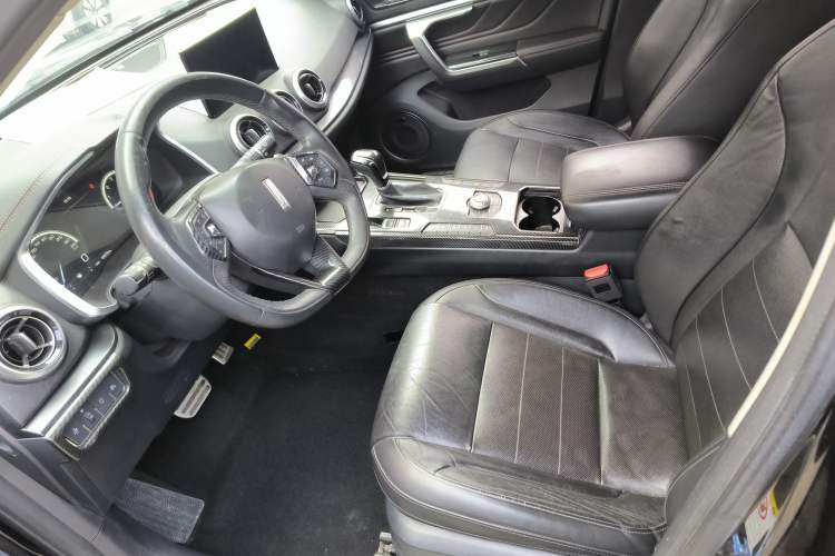 Used Wey VV5 2019 Upgraded Model 2.0T Two-Wheel Drive Flagship Version China V Standard