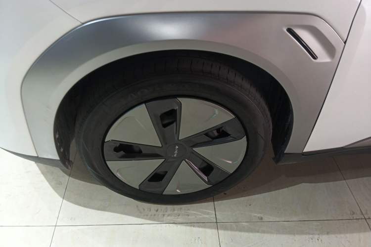 Used AION Y 2024 Younger