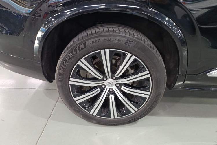 Used Volvo XC90 2024 B5 SmartDrive Luxury Edition 5 Seats
