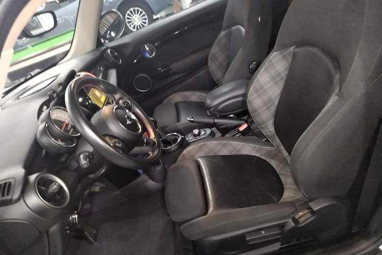 Used  MINI 2014 2.0T COOPER S Fun
