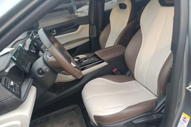 Used BYD Qin PLUS 2024 HONOR Edition DM-i 55KM Leading Model
