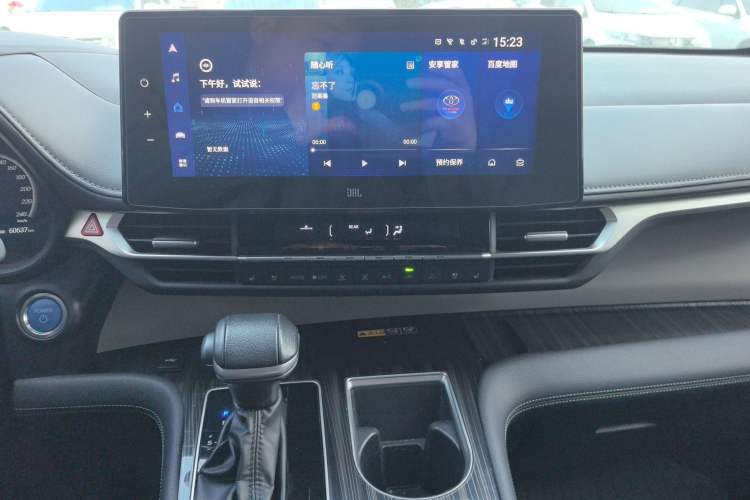 Used Toyota Granvia 2023 2.5L Hybrid Flagship VIP Edition
