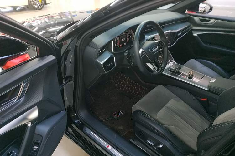 Used Audi A6L 2023 40 TFSI Luxury Dynamic Model
