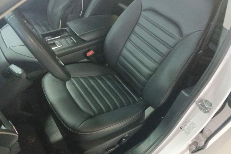 Used Ford Mondeo New Energy 2018 2.0 PHEV Smart-Controlled Fashion Edition China VI Standard