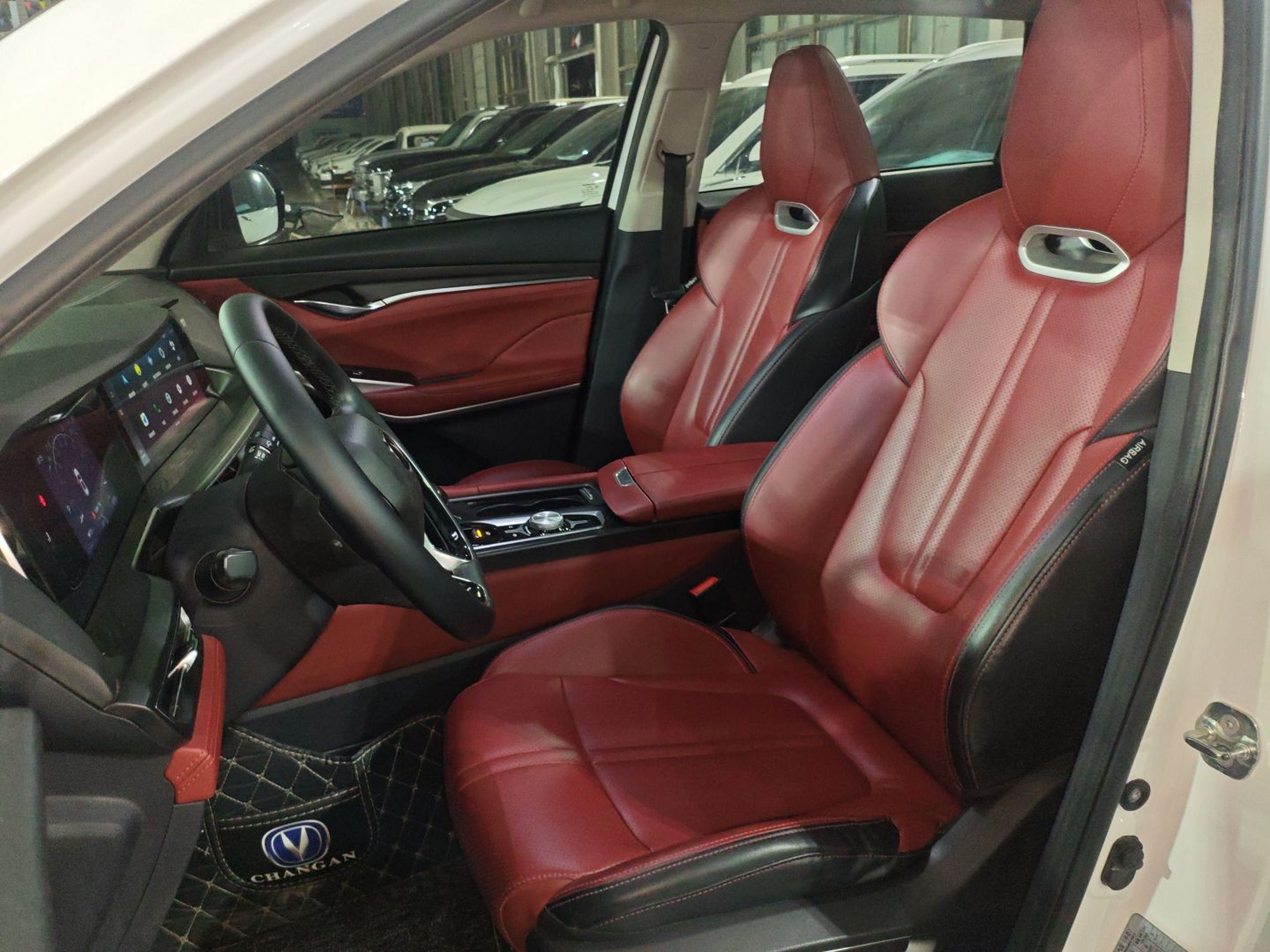 Переднее сиденье в автомобиле