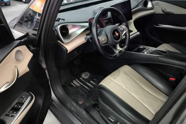 Used BYD Dolphin 2023 420 km Free Version
