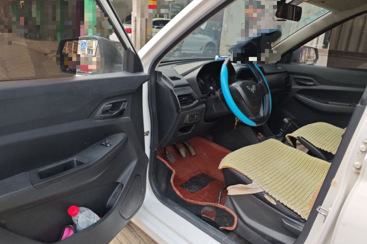 Used Wuling Hongguang 2019 1.5L S Basic Version China VI Standard LAR
