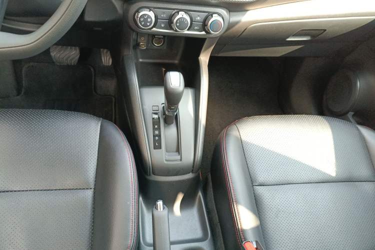 Used Nissan Kicks 2019 1.5L CVT Cool Enjoy Edition