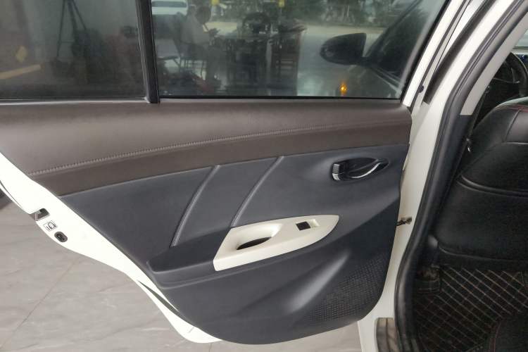 Used Toyota YARiS L 2015 1.5G Manual Xuan Dong Sunroof Special Edition
