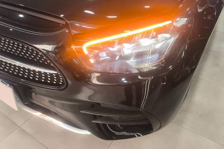 Used Mercedes-Benz E-Class 2022 Revised Version E 300 L Sporty and Stylish Edition
