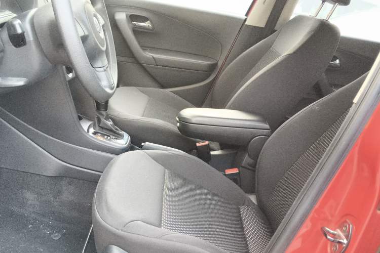 Used Volkswagen Polo 2013 1.6L Automatic Comfort Edition
