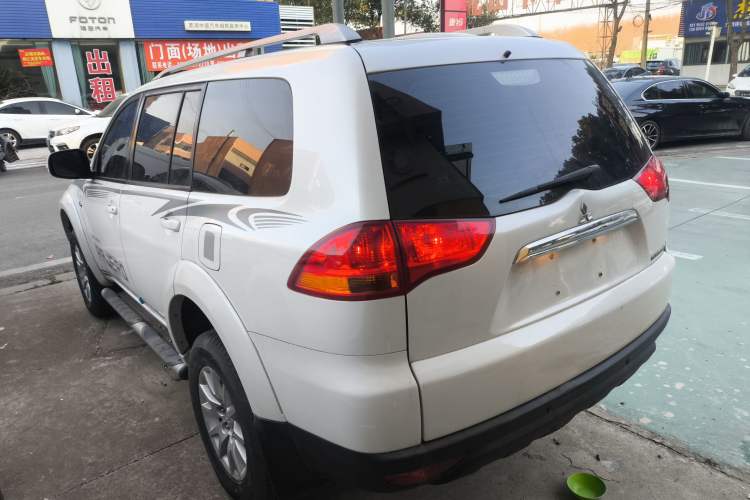 Used Mitsubishi Pajero Sport 2013 2.4L Manual Two-Wheel Drive Comfort Edition
