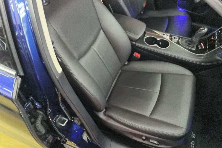 Used Infiniti Q50L 2018 2.0T Comfort Edition China VI Standard
