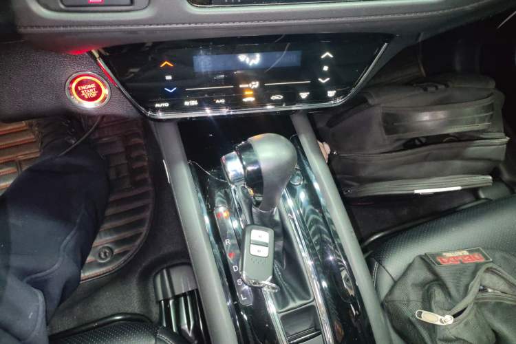 Used Honda Vezel 2020 220 TURBO CVT Luxury Edition
