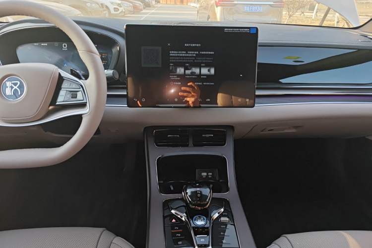 Used BYD Han 2025 DM-i Intelligent Driving Edition 125KM LiDAR Flagship Model
