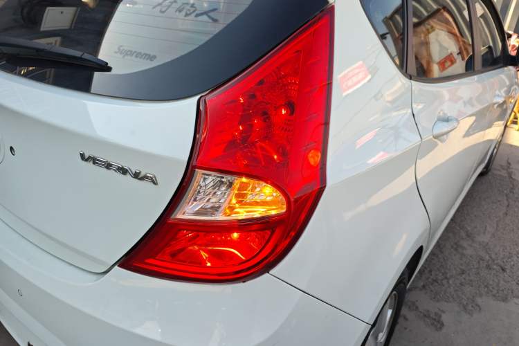 Used Hyundai Verna Ray 2016 1.4L Automatic Leading-Edge GLX
