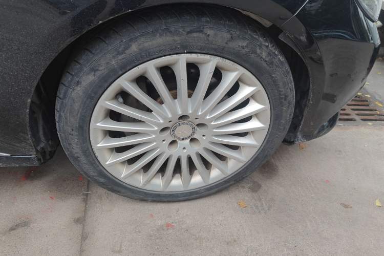 Used Mercedes-Benz E-Class 2015 Facelift E 200 L
