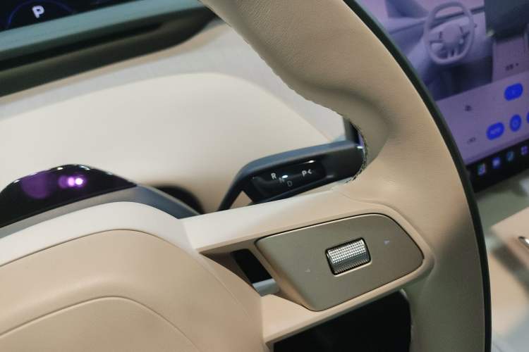 Used Xiaomi Auto YU7 2025 Ultra-Long Range High-Performance All-Wheel-Drive Max Edition