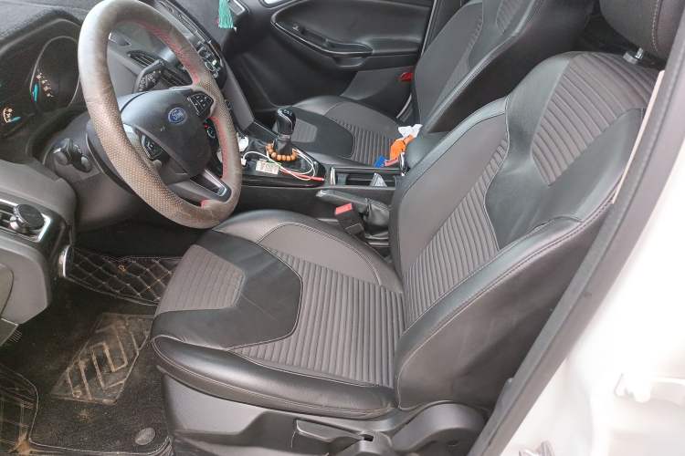 Used Ford Focus 2017 Hatchback 1.6L Manual Fashion Edition SmartDrive Version
