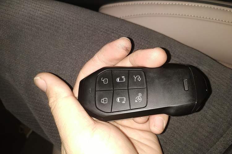 Used XPeng X9 2025 740 Ultra-Long Range Max