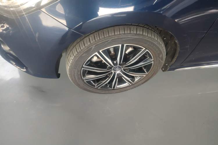 Used BYD Song MAX New Energy 2019 DM 1.5T Smart Connect Zhiyao Model 6 Seats China VI Standard
