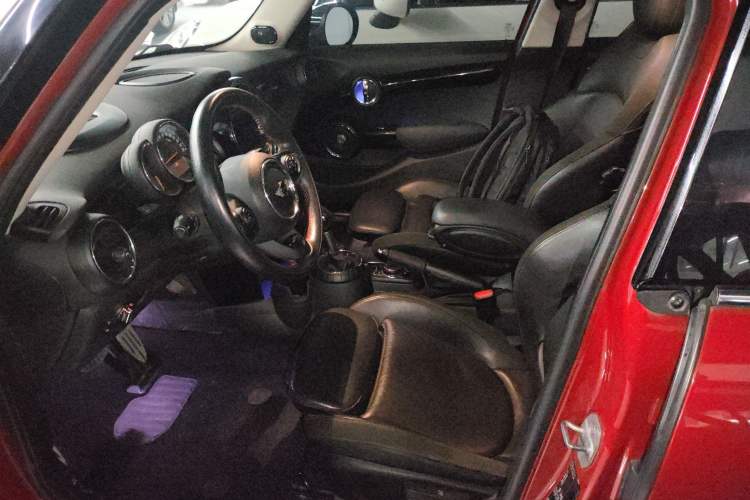 Used  MINI 2016 2.0T COOPER S Pioneer Edition Five-Door Model
