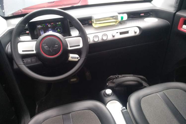 Used Wuling Hongguang MINIEV 2022 GAMEBOY 200km Gaming Edition with Lithium Iron Phosphate
