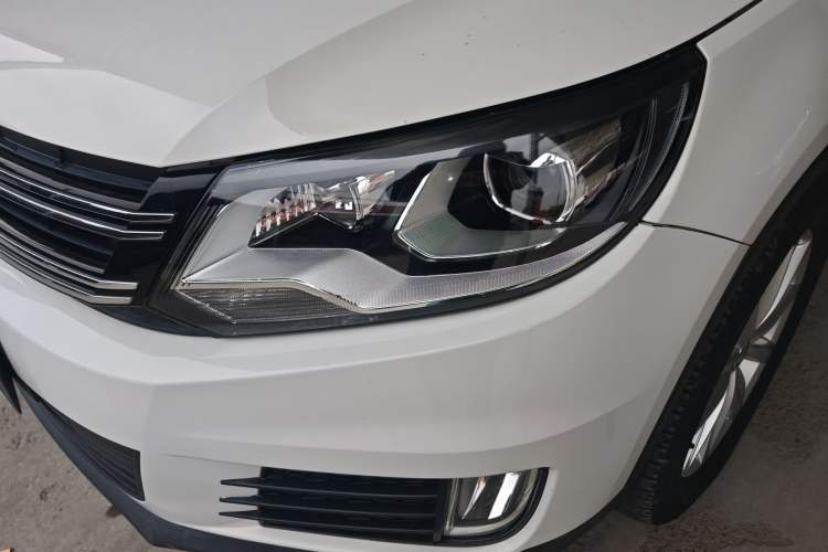 Used Volkswagen Tiguan L 2016 280TSI Automatic Two-Wheel-Drive Silk Road Style Edition
