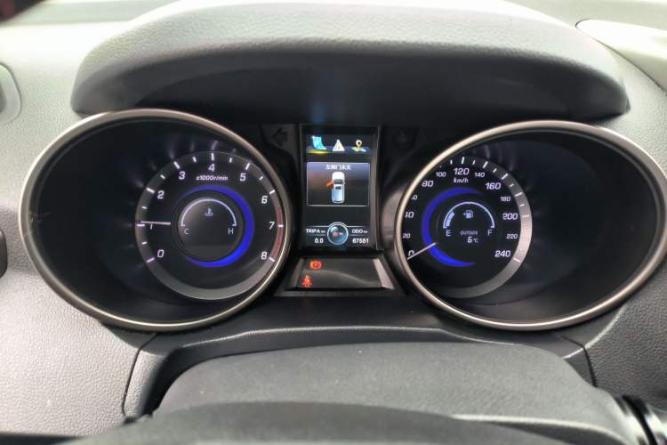 Used Changan CS75 2016 1.5T Manual FENGSHANG Model
