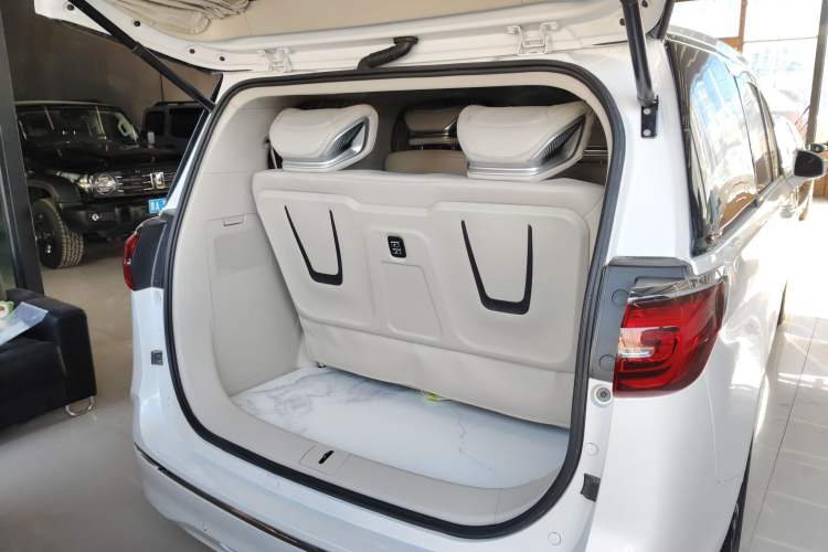 Used Buick GL8 2023 ES Lu Zun Comfort Model
