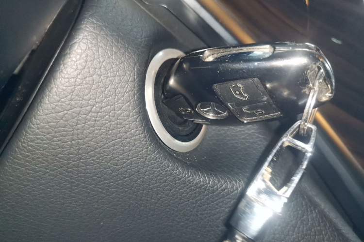 Used Mercedes-Benz V-Class 2018 V 260 Avantgarde Edition China VI
