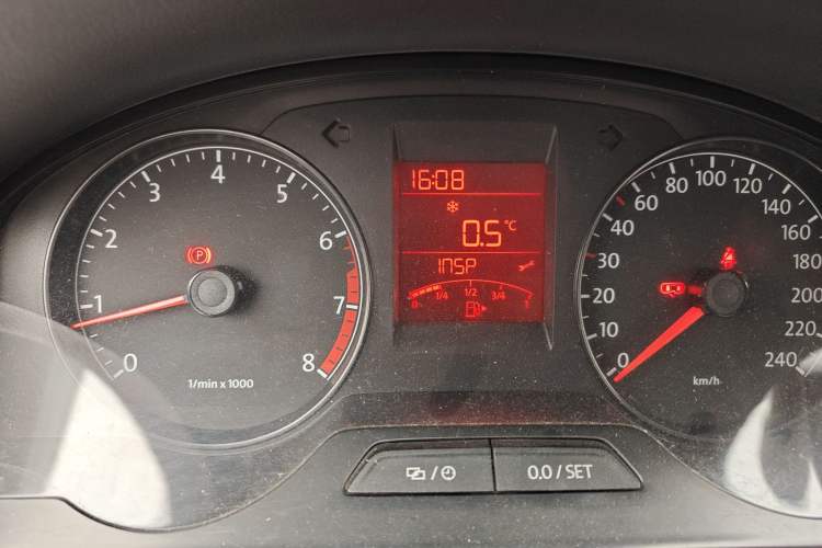 Used Volkswagen Santana 2013 1.6L Manual Fashion Edition
