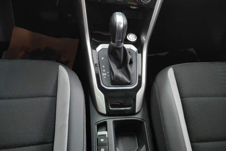 Used Volkswagen T-ROC 2020 280TSI DSG Two-Wheel-Drive Elite Version
