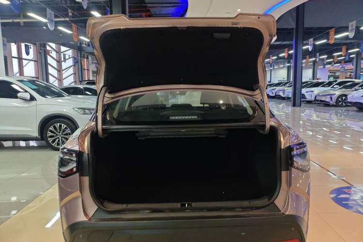 Used Toyota bZ3 2023 616 km Long-Range Premium
