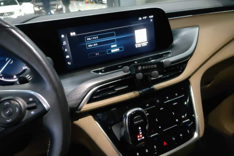 Used Buick GL8 2021 ES Landtrek 653T Luxury Model