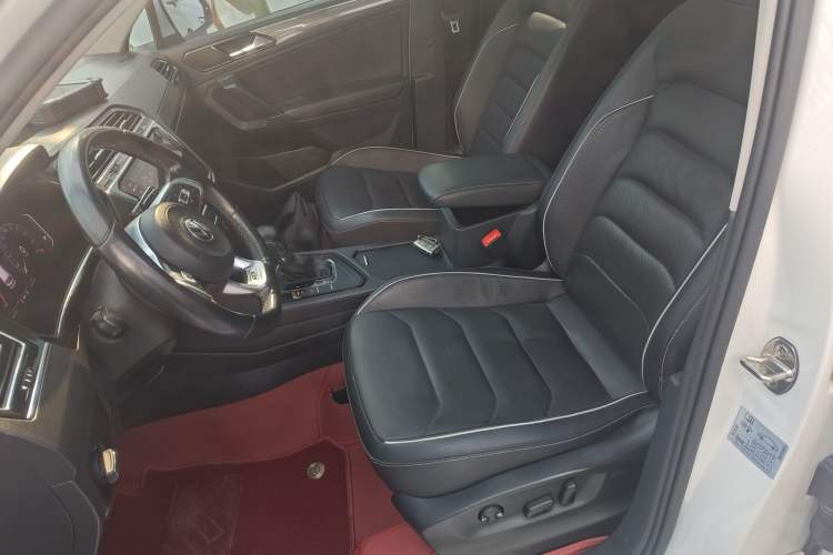 Used Volkswagen Tiguan L 2019 Restyled 330TSI Automatic Two-Wheel Drive R-Line Flagship Version China VI Standard