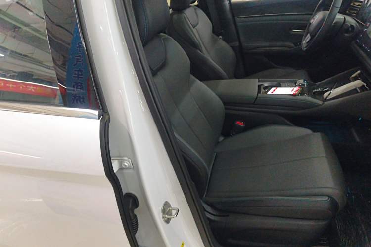 Used BYD Qin L 2025 DM-i Smart Drive 120KM Leading Model