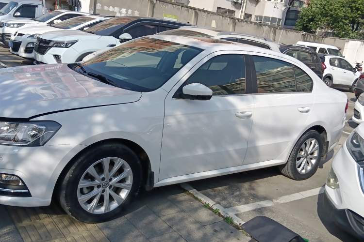 Used Volkswagen Lavida 2017 1.6L Automatic Comfort Edition
