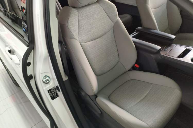 Used Toyota Sienna 2023 2.5L Hybrid Comfort Edition
