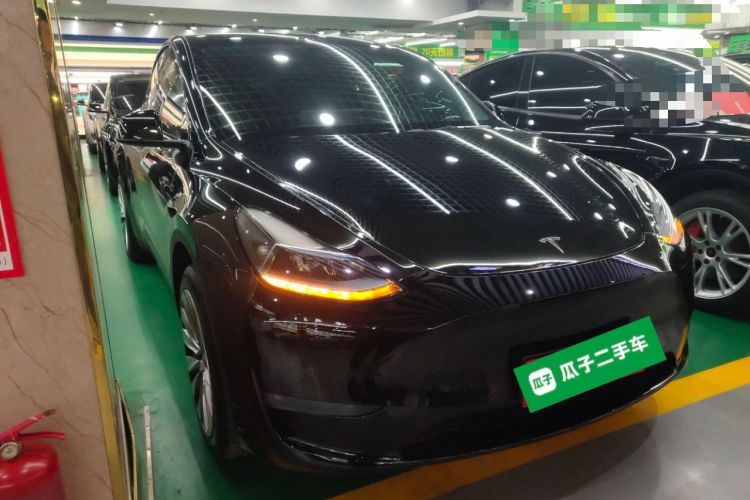 Used Tesla Model Y 2023 Long-Range All-Wheel-Drive Version
