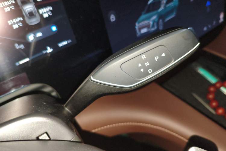 Used  Lanyue 2023 400T Four-Wheel Drive Star Prestige Edition 6 Seats
