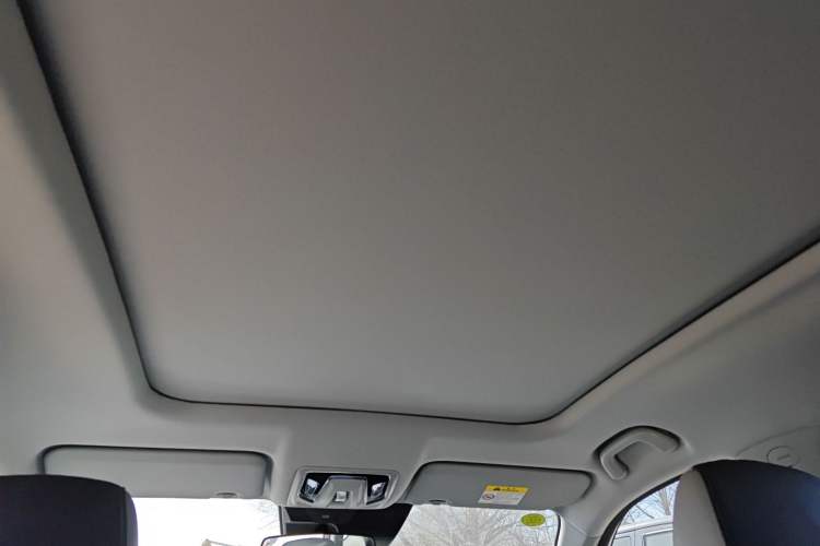 Used Changan UNI-Z New Energy 2024 Blue Whale Smart Electric iDD 125km Excellence Model
