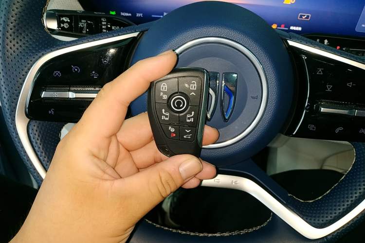 Used Buick GL8 New Energy 2024 Lu Zun Luxury Edition 7-Seater
