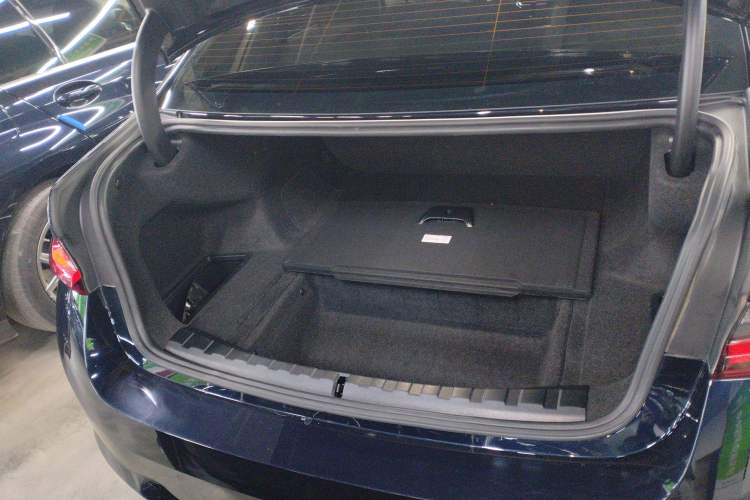 Used BMW i3 2024 eDrive 35 L
