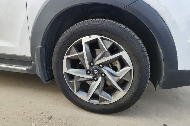 Used Hyundai Tucson 2019 280TGDi Dual-Clutch Two-Wheel Drive Smart Connect Version China V Standard
