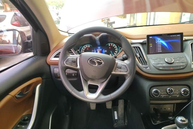 Used Soueast DX7 2017 1.5T Manual Triumph Edition
