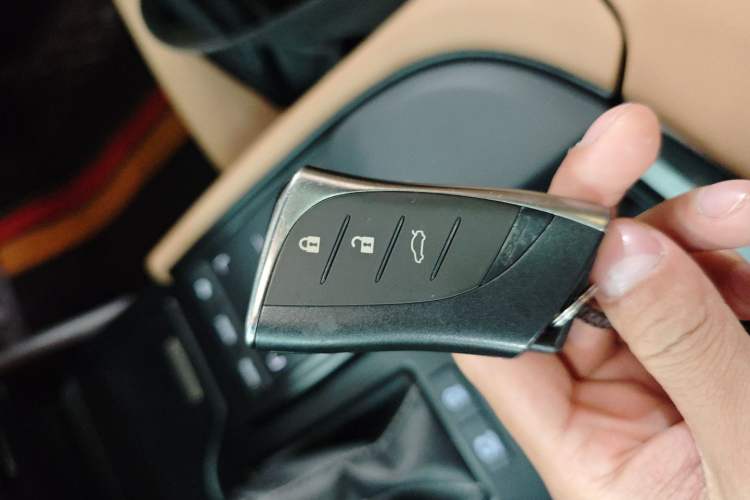 Used Lexus ES 2020 200 Excellence Edition
