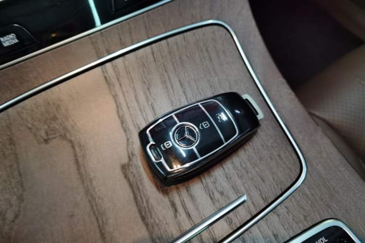 Used Mercedes-Benz E-Class 2023 Updated E 300 L Fashion Edition
